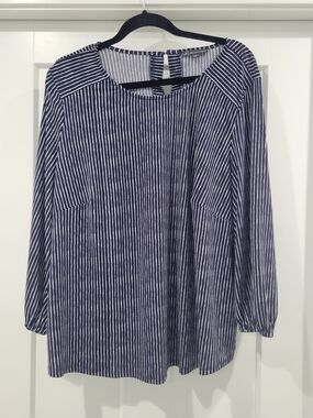 Adrianna Papell Navy and White Striped 3/4 Elastic Sleeve Shirt. Keyhole Back